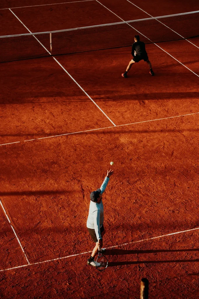 Protecting from impact during a tennis serve